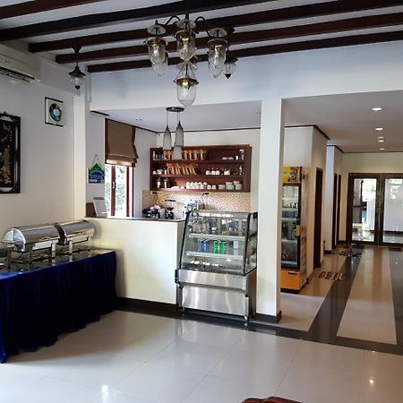 Av Hotel Vientiane Exterior foto