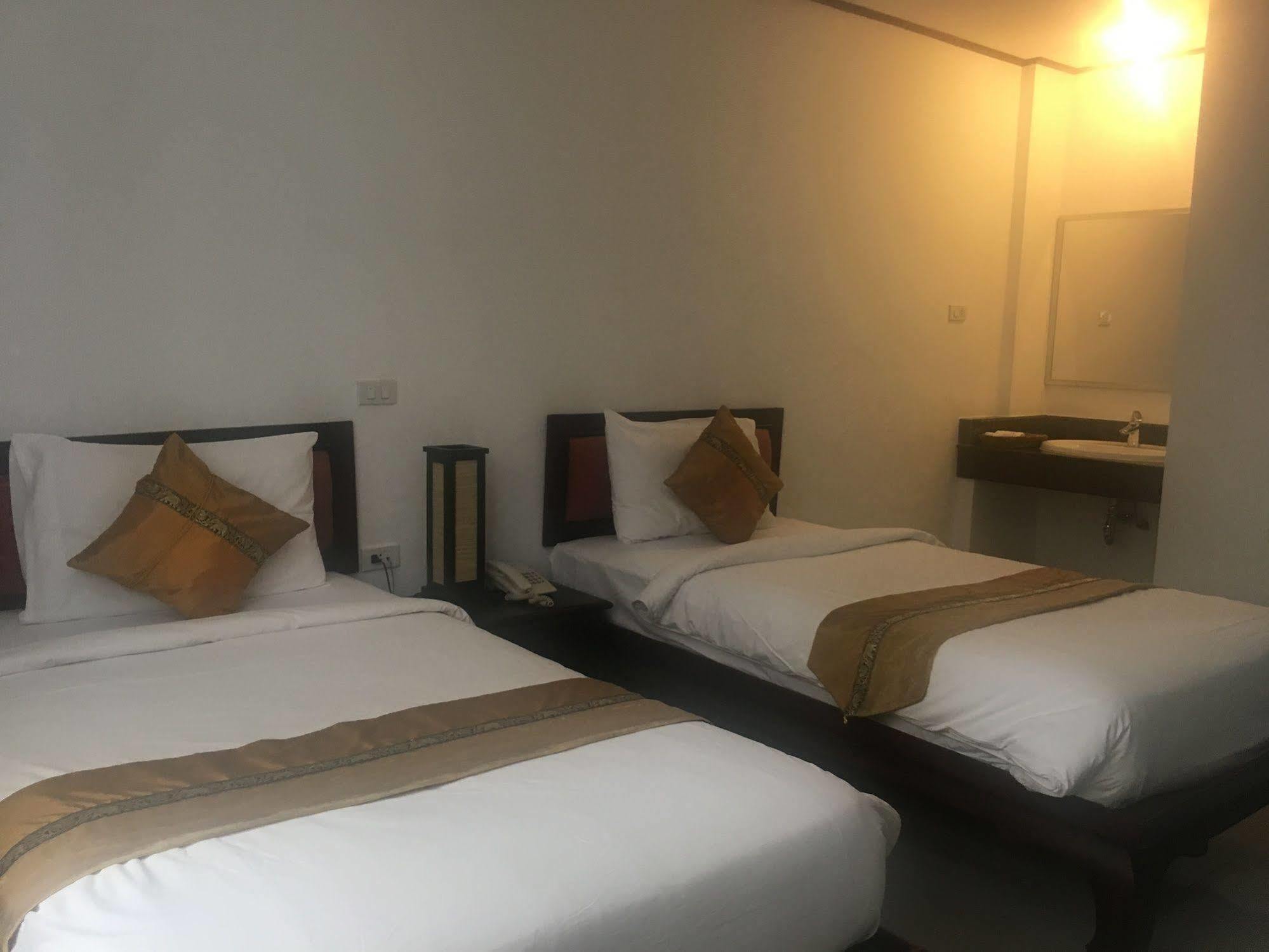 Av Hotel Vientiane Exterior foto