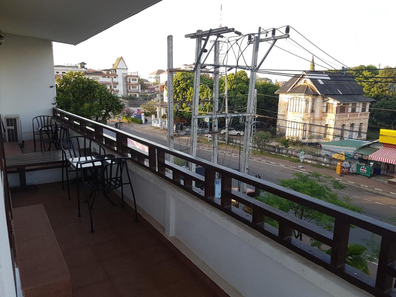 Av Hotel Vientiane Exterior foto